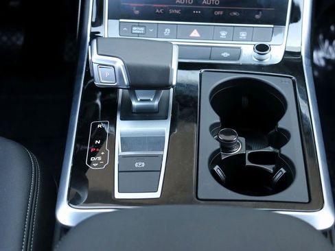 Used 2025 Audi Q7 3.0T Premium Plus image 32