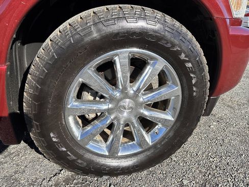 Used 2010 INFINITI QX56 4WD w/ Technology Pkg image 41