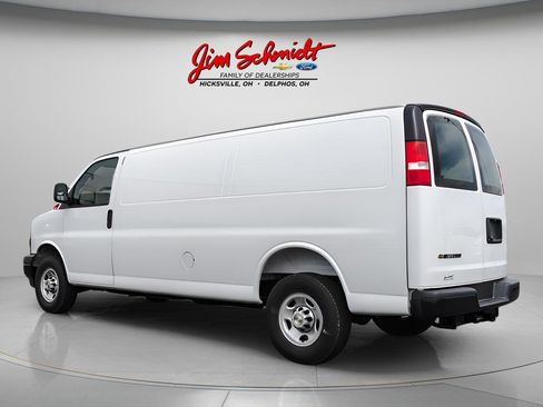 New 2026 Chevrolet Express 3500 Extended w/ Driver Convenience Package RWD image 4