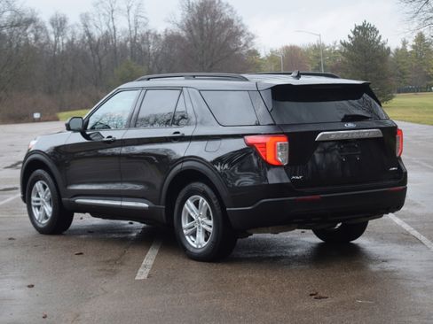 Used 2022 Ford Explorer XLT image 24