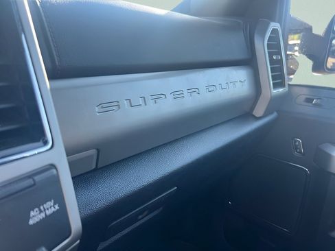 Used 2022 Ford F350 Lariat w/ Lariat Ultimate Package AWD/4WD image 26