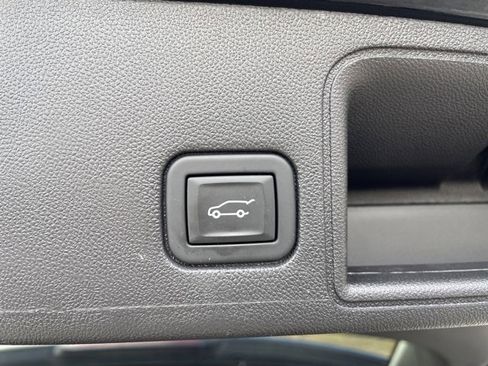 Used 2024 GMC Terrain Denali w/ Black Diamond Edition image 46