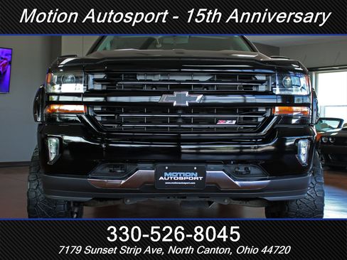 Used 2017 Chevrolet Silverado 1500 LT w/ LPO, Black Pack AWD/4WD image 4