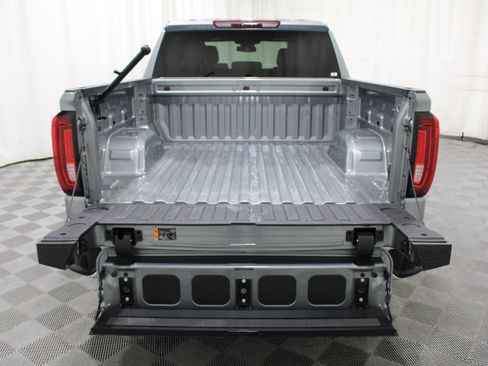 Used 2025 GMC Sierra 1500 SLT RWD image 22