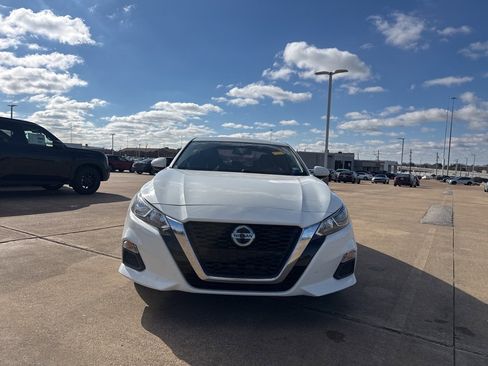 Used 2020 Nissan Altima 2.5 S image 3