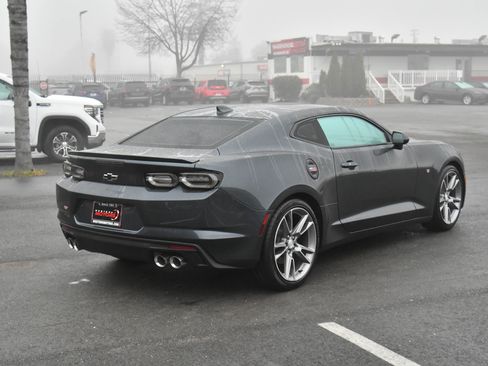 Used 2020 Chevrolet Camaro LT w/ RS Package image 8