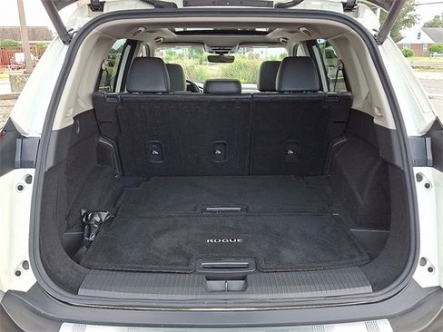 Certified 2022 Nissan Rogue SL w/ SL Premium Package image 30