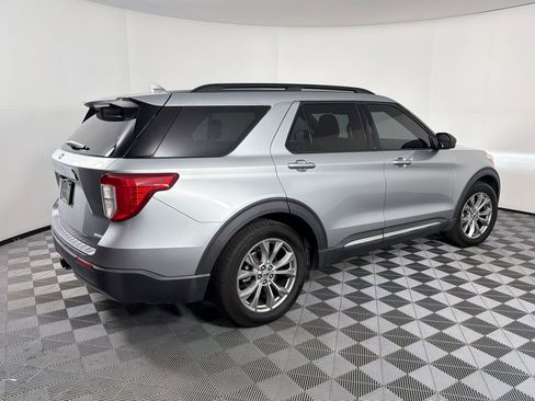 Used 2020 Ford Explorer XLT w/ Equipment Group 202A RWD image 9