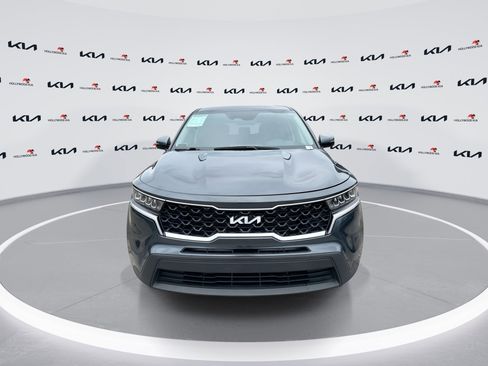 Certified 2023 Kia Sorento LX FWD image 3