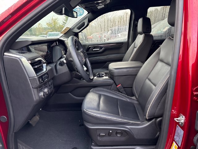 Used 2025 GMC Yukon Elevation AWD/4WD image 7