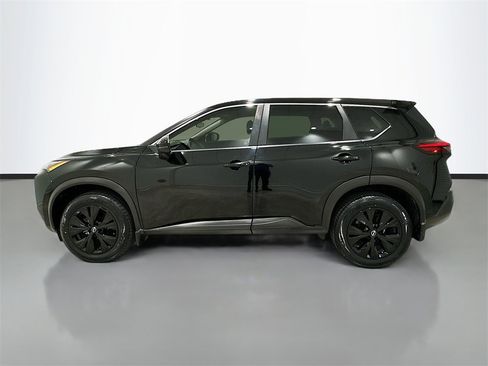 Used 2022 Nissan Rogue SV image 4