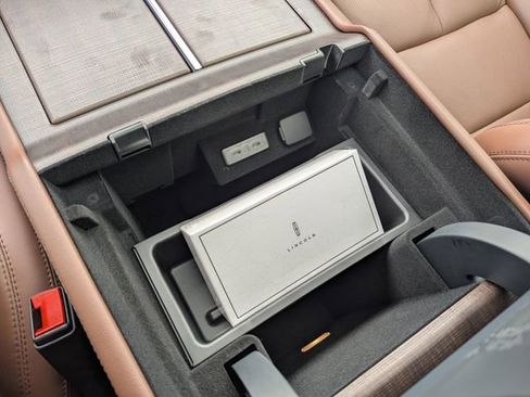 New 2025 Lincoln Navigator Reserve image 26