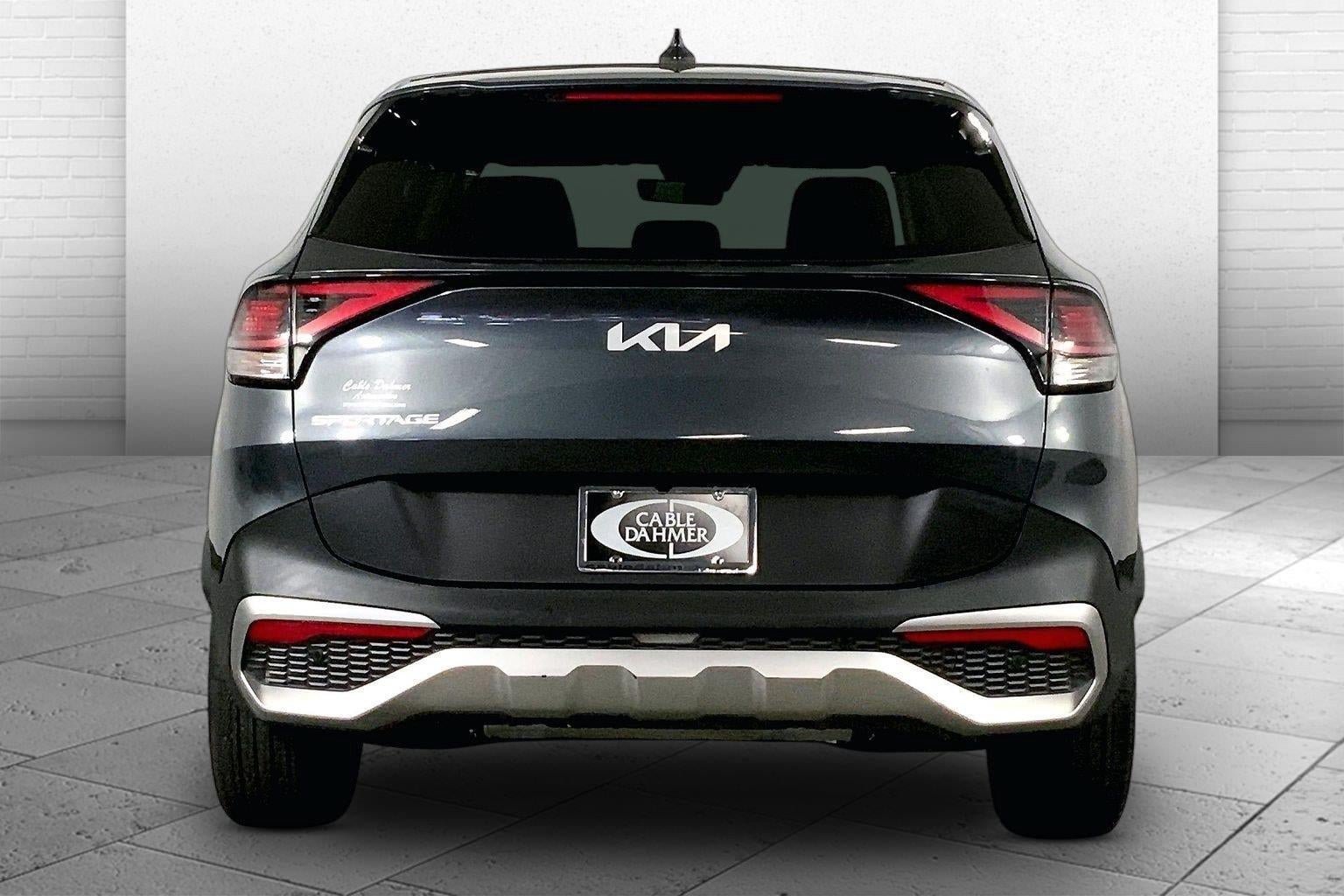 Used 2025 Kia Sportage EX FWD image 3