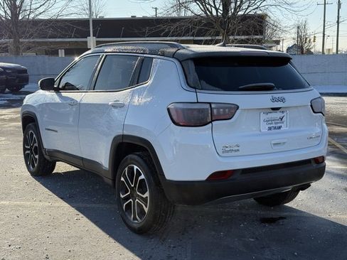 Certified 2022 Jeep Compass Limited image 3