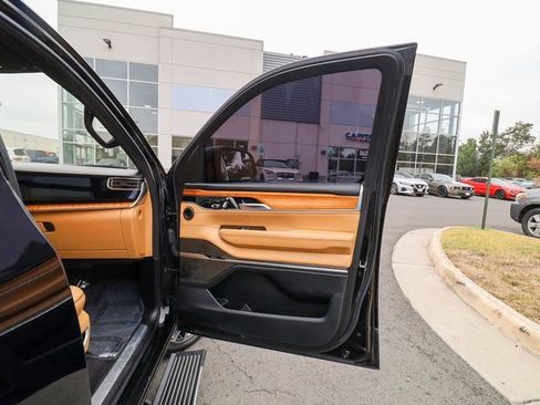 Used 2022 Jeep Grand Wagoneer Series III w/ Rear Seat Video Group 1 image 58