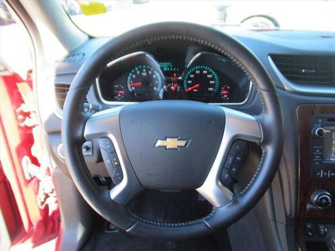Used 2014 Chevrolet Traverse LT image 16