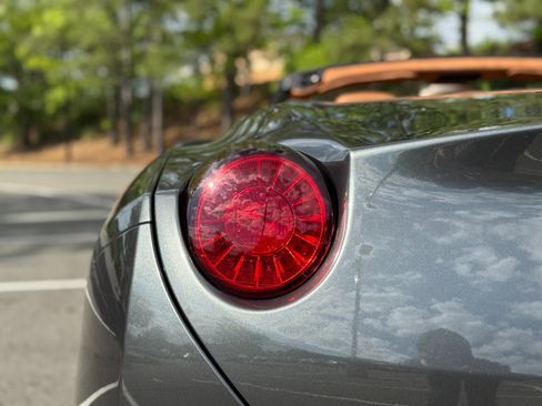 Used 2011 Ferrari California RWD image 24