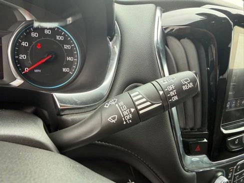 Used 2023 Chevrolet Traverse LT image 24