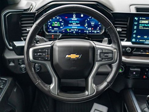 Used 2022 Chevrolet Silverado 1500 LTZ AWD/4WD image 19
