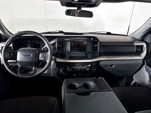 Used 2024 Ford F250 XLT w/ FX4 Off-Road Package image 12
