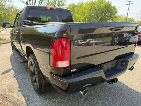 Used 2016 RAM 1500 Express w/ Black Ram 1500 Express Group AWD/4WD image 12