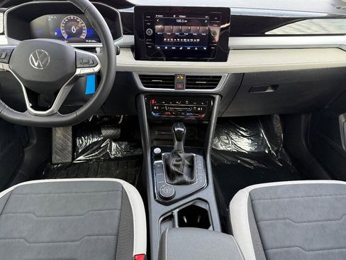 New 2026 Volkswagen Taos SE image 6