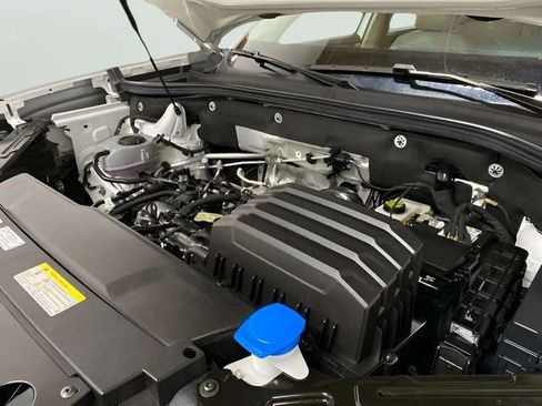Used 2024 Volkswagen Atlas SE FWD image 96
