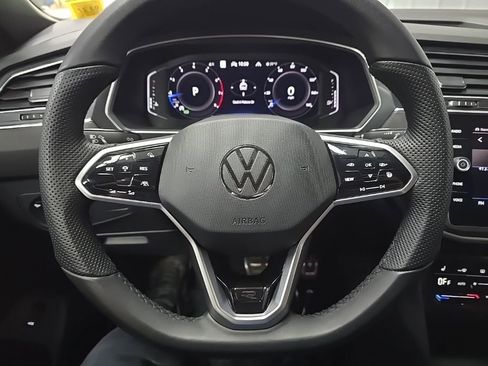 Used 2022 Volkswagen Tiguan SEL R-Line image 19