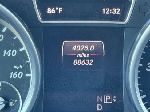 Used 2016 Mercedes-Benz GL 450 4MATIC image 23