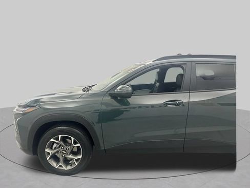 Used 2025 Chevrolet Trax LT w/ Driver Confidence Package FWD image 4