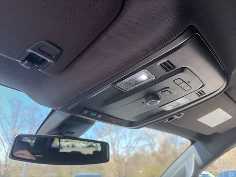 Used 2022 Chevrolet Suburban Z71 AWD/4WD image 20