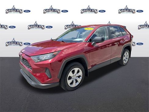 Used 2022 Toyota RAV4 LE image 3