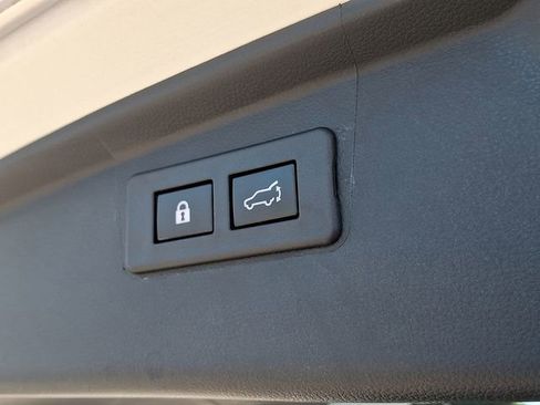 Used 2022 Subaru Outback Premium image 28