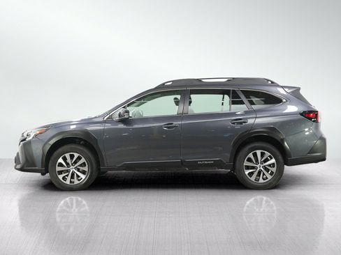 Used 2023 Subaru Outback Premium AWD/4WD image 3