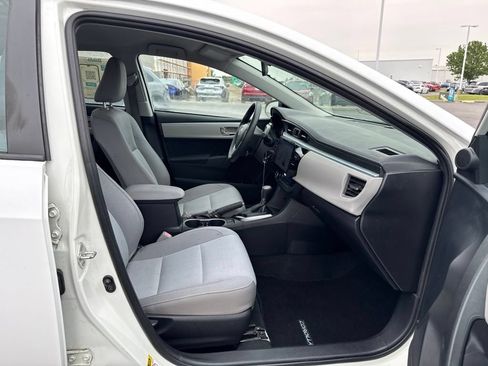 Used 2016 Toyota Corolla LE FWD image 37