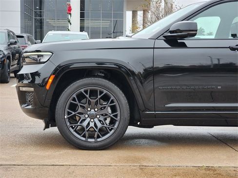 Certified 2025 Jeep Grand Cherokee L Summit w/ Obsidian Package image 9