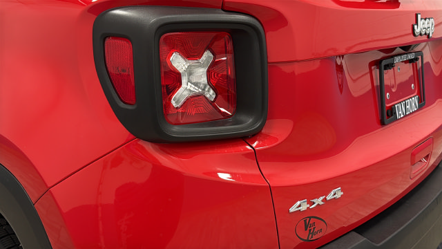 Used 2022 Jeep Renegade Latitude AWD/4WD image 37