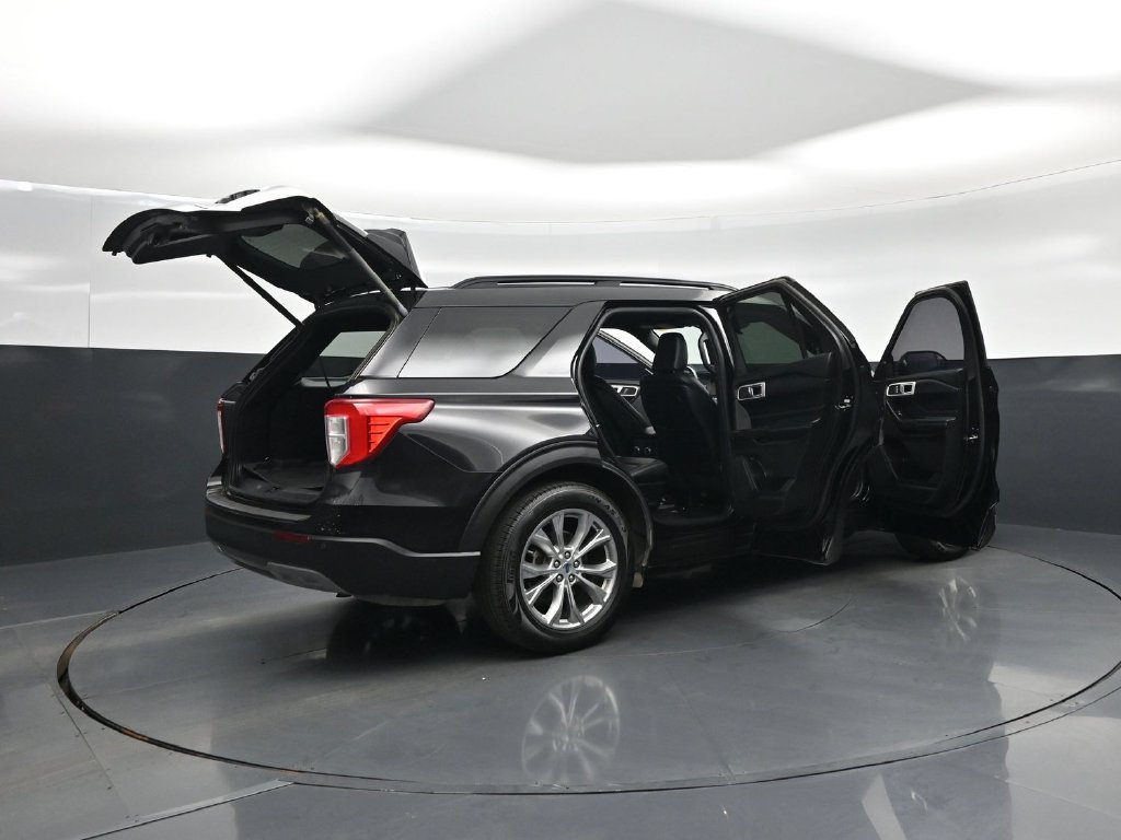 Used 2020 Ford Explorer XLT w/ Equipment Group 202A RWD image 5