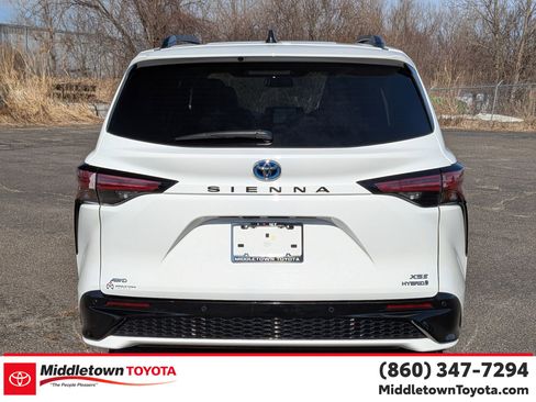 Certified 2023 Toyota Sienna XSE w/ XSE Plus Package image 4