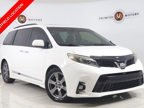 Used 2018 Toyota Sienna SE FWD image 1