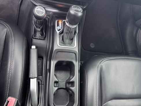 Used 2018 Jeep Wrangler Unlimited Sahara image 18