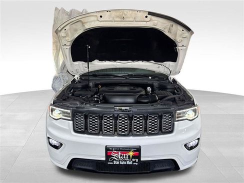 Used 2020 Jeep Grand Cherokee Altitude AWD/4WD image 11
