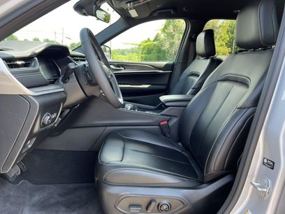 Used 2025 Jeep Grand Cherokee Limited