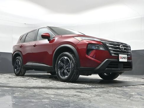 Used 2024 Nissan Rogue SV image 50