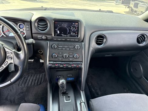 Used 2014 Nissan GT-R Track Edition image 7