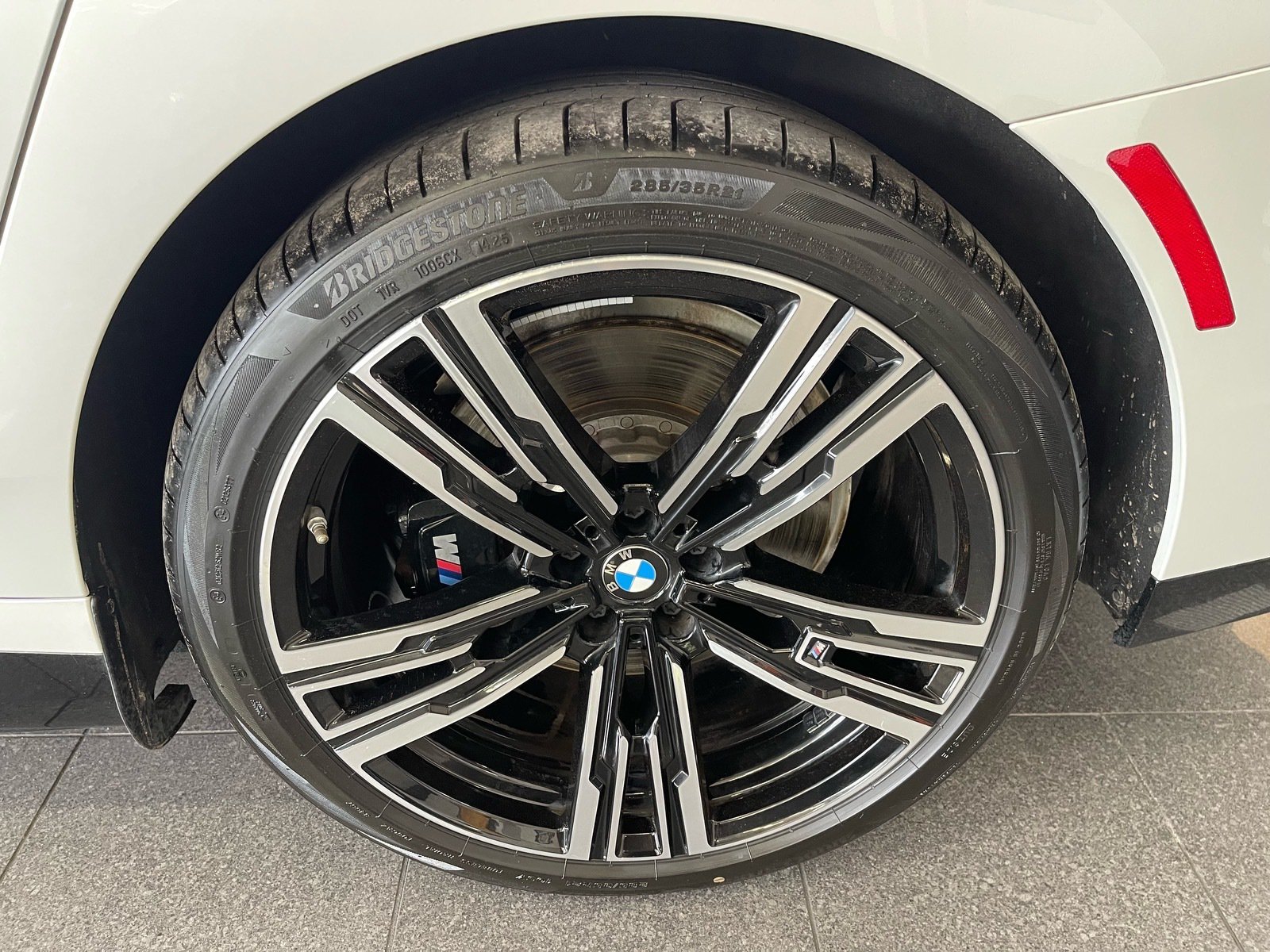 Used 2024 BMW i7 xDrive60 AWD/4WD image 22