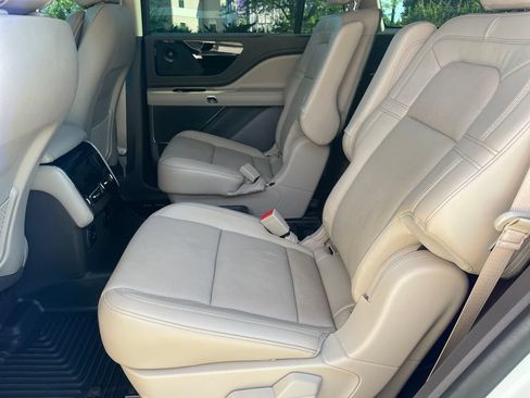 Used 2021 Lincoln Aviator Reserve w/ Elements Package Plus AWD/4WD image 17
