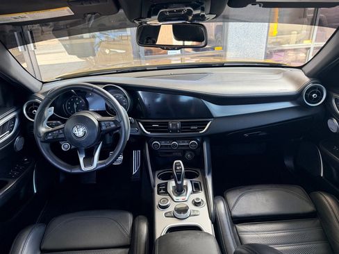 Used 2023 Alfa Romeo Giulia Veloce image 18