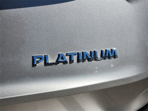 Used 2021 Nissan Rogue Platinum image 8