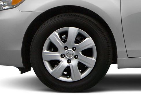 Used 2010 Toyota Camry image 12
